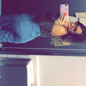 Meet your Posher, Aysia